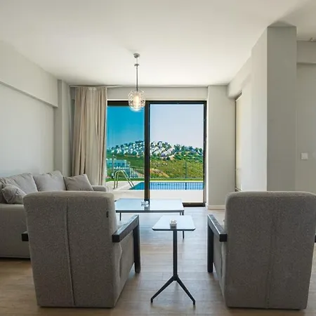 Zuma Private Pool & فيلة